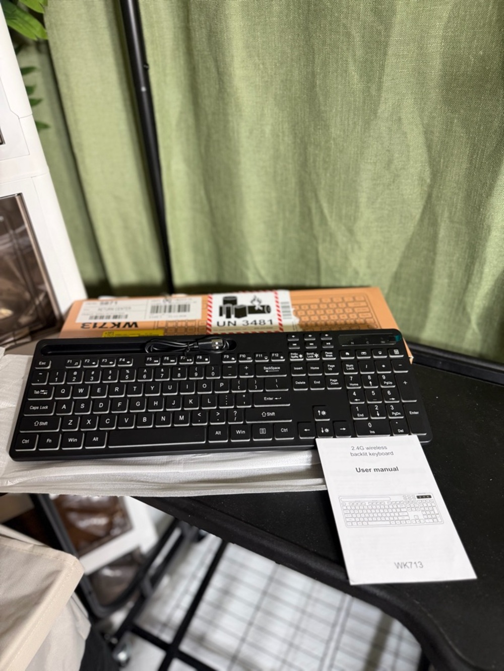 Slim Black Wireless Keyboard with Numeric Keypad - Full-Size Layout